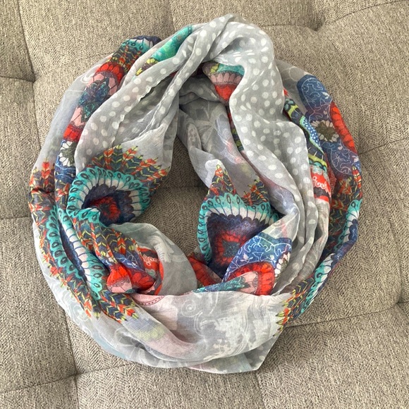 Infinity scarf - Picture 1 of 2